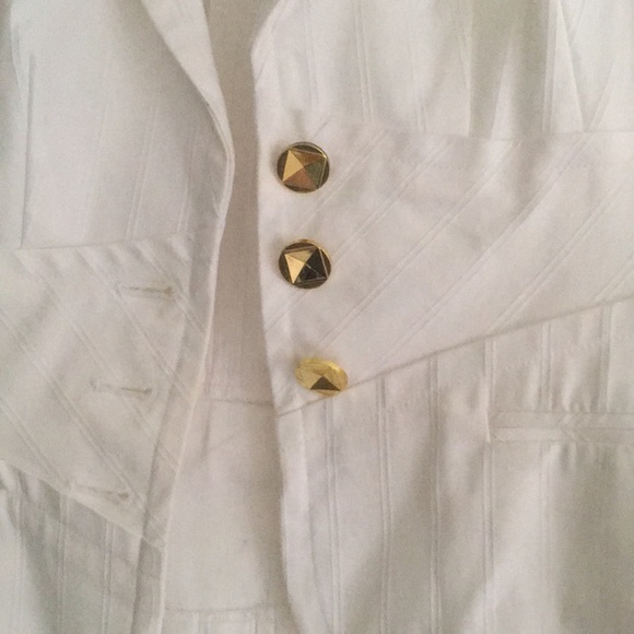Bisou Bisou White Short Sleeve Blazer - Picture 2 of 4